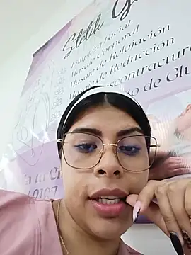 Chat +18 de SOFIA-11_ ao vivo