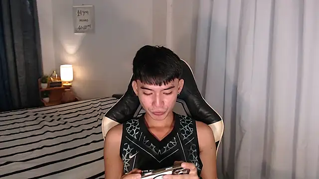 asian_dai Pertunjukan Webcam