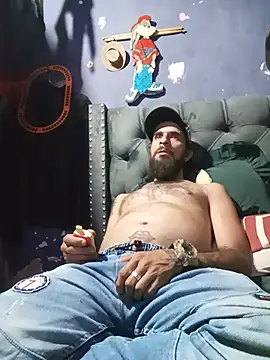 hairy_mannn Adlı Modelin Canlı XXX Sohbeti