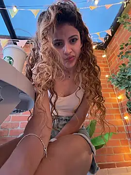 alana15n Live XXX chat