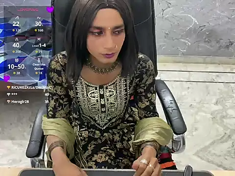 LuvLayla live XXX chat