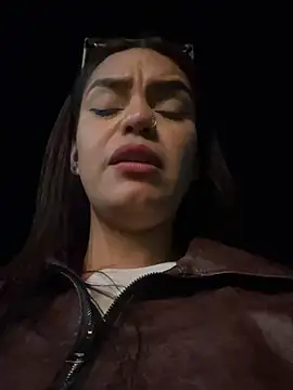Sara-77's Webcam Show
