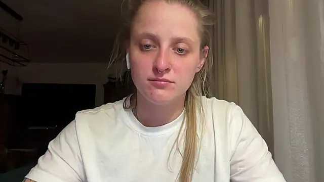 LeaWetGirl's Live XXX Chat
