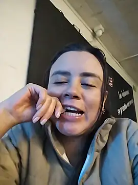 צ'אט XXX בשידור חי של karlagiraldo198