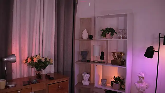 צ'אט XXX בשידור חי של RedJasmine_