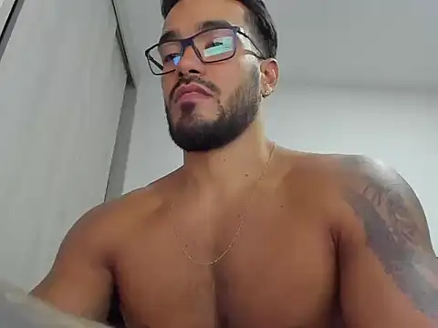 Chatroom XXX en direct de Alexander_Martines