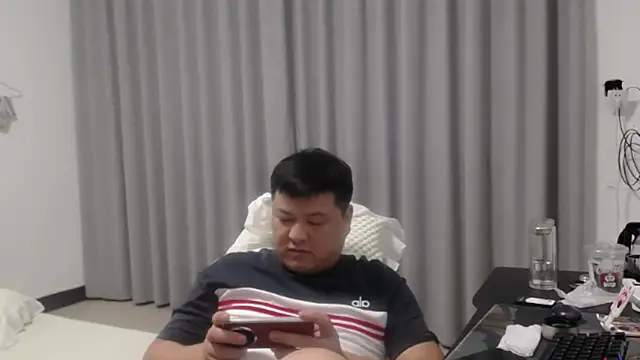 zhang1118's Live XXX Chat