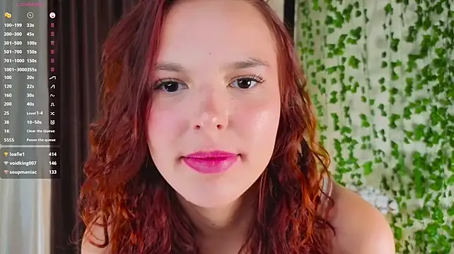 צ'אט XXX בשידור חי של PollyHiller1