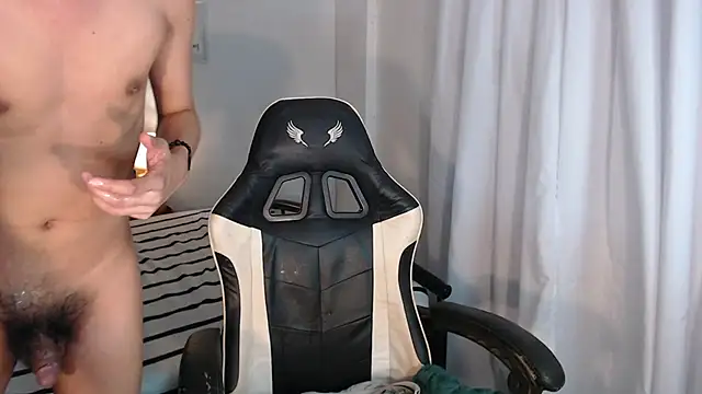asian_dai Pertunjukan Webcam