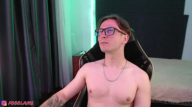 Chat XXX en directo de F666LAMEE