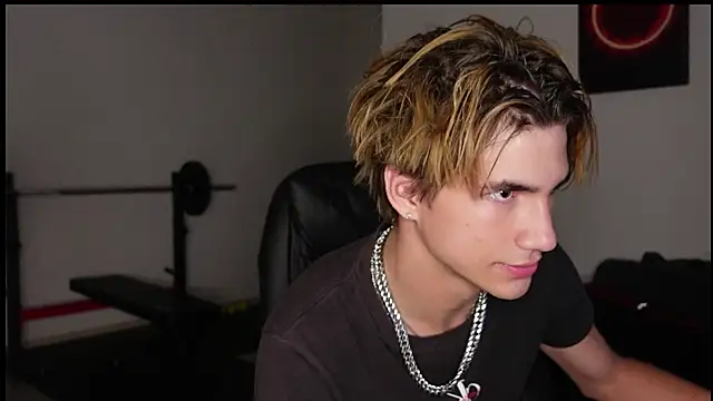 Denis_Wu Chat XXX live
