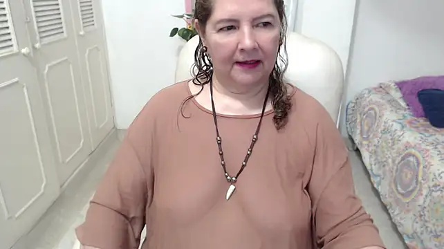 Chatroom XXX en direct de leonela_69