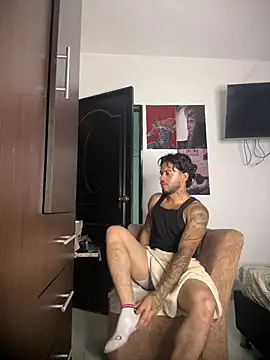 Kenny_romano Show in webcam