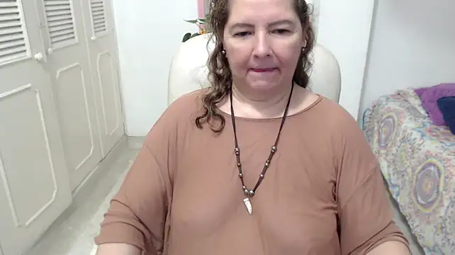 leonela_69 élő XXX-chatje