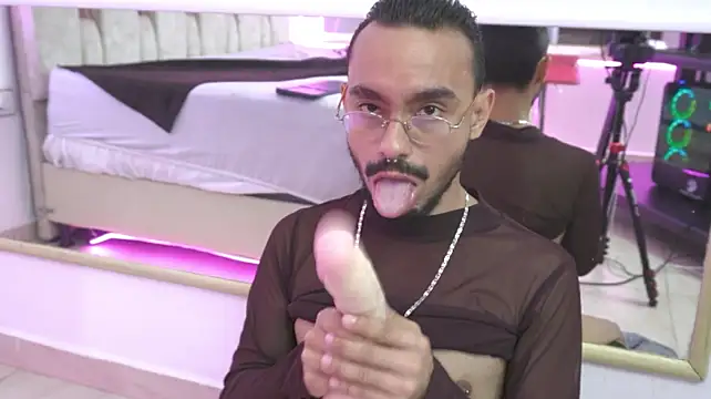 Živý XXX chat thomas_montiel