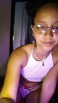 MIlan333X Adlı Modelin Canlı XXX Sohbeti