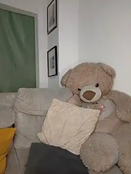 MaxHornyLatin webcam show