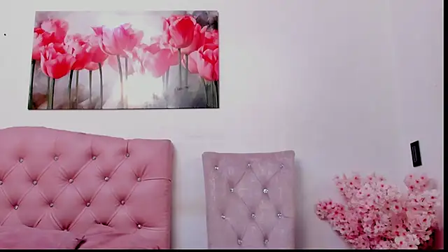 pinky_f00xn Live XXX chat