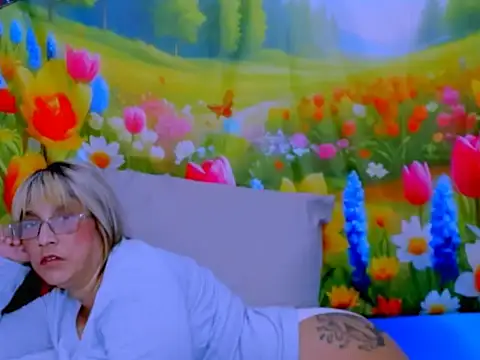 indianroxy élő XXX-chatje
