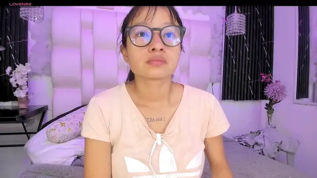 Kittytokyoo élő XXX-chatje