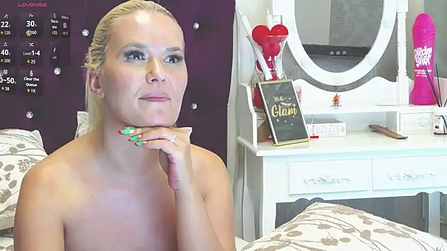 Chatroom XXX en direct de LilyFord