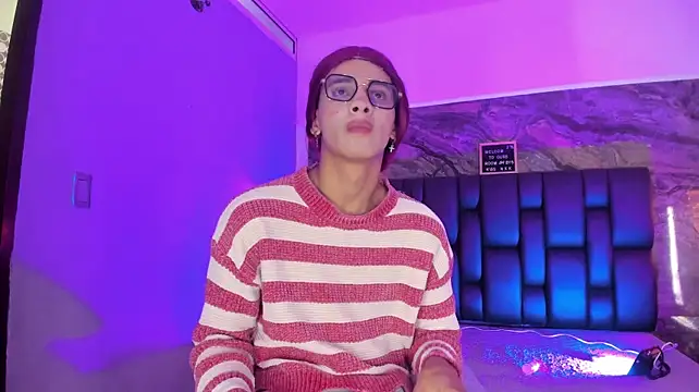 Adrian_Wolf Live XXX-chat