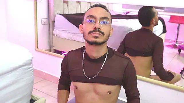 Chatroom XXX en direct de thomas_montiel