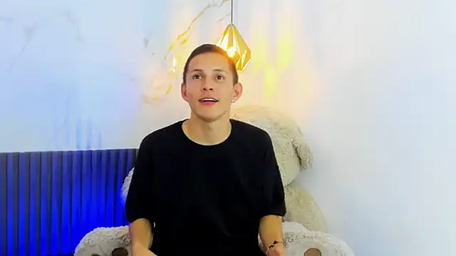 צ'אט XXX בשידור חי של IzanArias