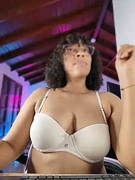 Chatroom XXX en direct de DannaBerry