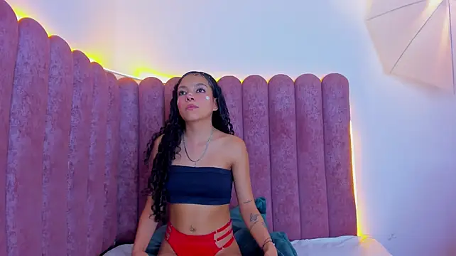 Chatroom XXX en direct de MiaLauren_