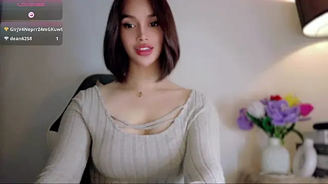 Anna_HollyDoll Show in webcam