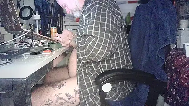 Tattooed_Dilf_01 Webcam-Show