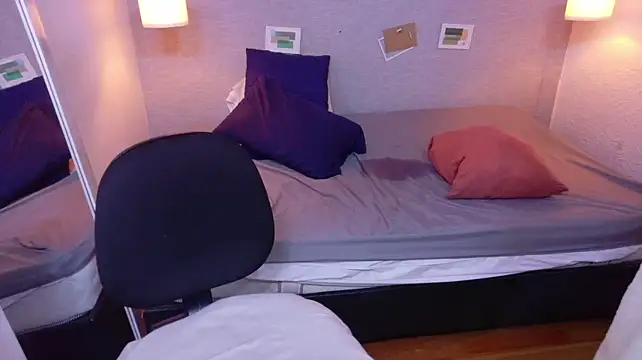 Chatroom XXX en direct de kiara_evanss