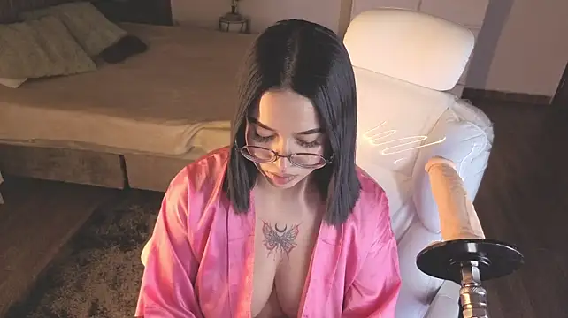 Chatroom XXX en direct de Renaxi_Smith