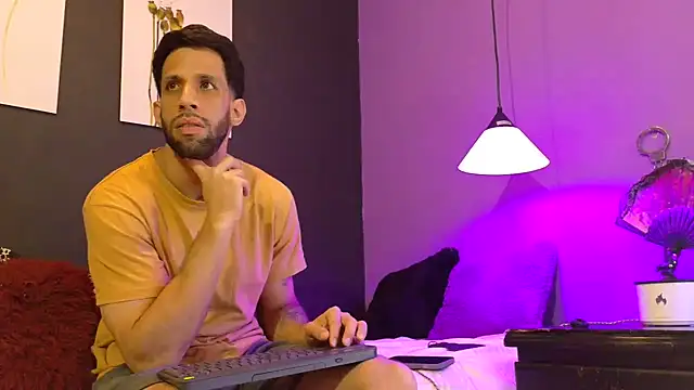 Karim_mansur Adlı Modelin Canlı XXX Sohbeti