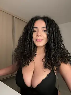 Curlyierr Live XXX-Chat