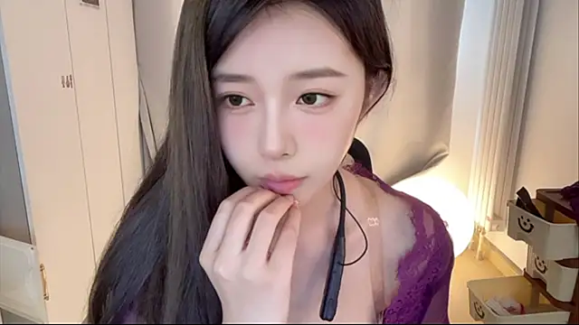 yiyi5588's Live XXX Chat