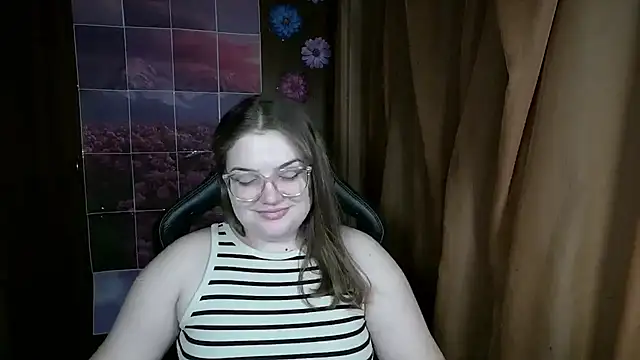 Show modela Teasing_Dora na web-kameri