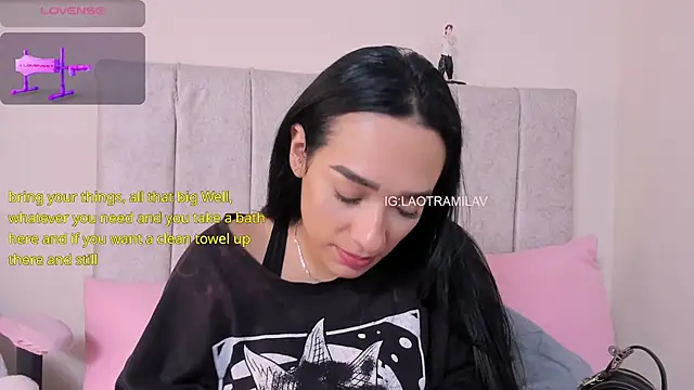 MilaVelour's Live XXX Chat