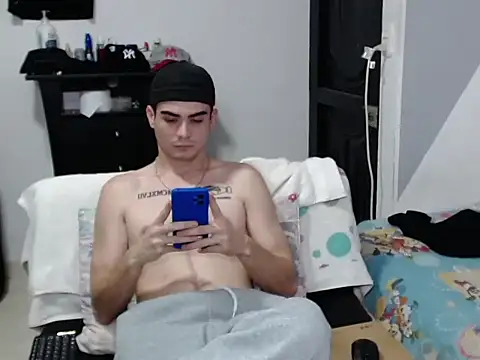 Show modela Zac_Efront na web-kameri