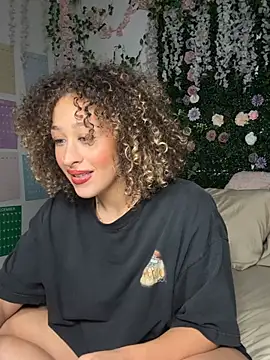 عرض كام LyraCovee