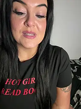Miss_CurvesXXX's Live XXX Chat
