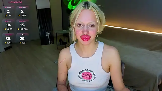 Luna_Beverly élő XXX-chatje