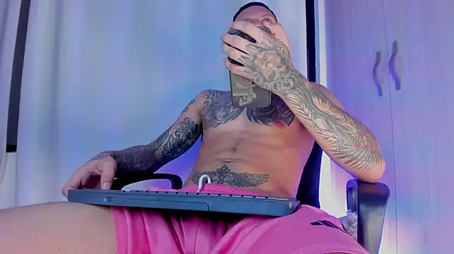 XXX chat uživo modela Kevin_Cartier