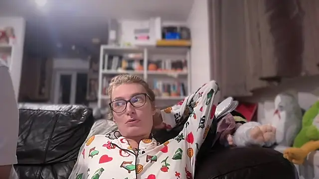 Chat +18 de harleyblair ao vivo