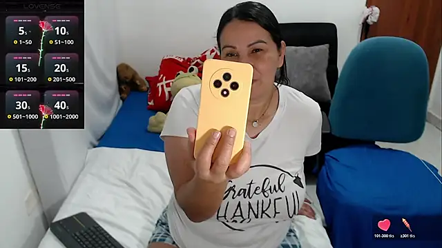LAURA_Foxht Chat XXX in diretta