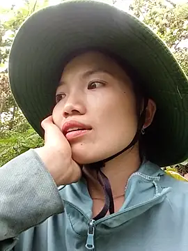 ngan-cute Live XXX-Chat