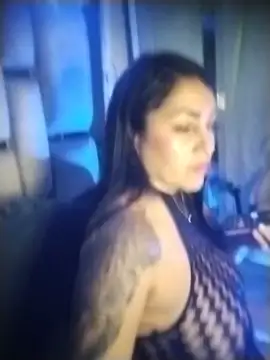 צ'אט XXX בשידור חי של chelaqueen_