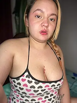 Naiara_Sex_ 现场XXX聊天