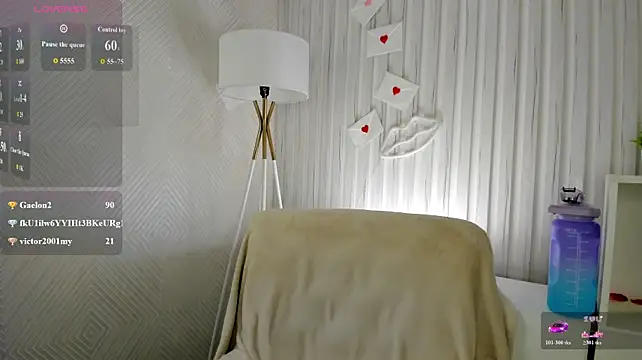 Kelly_Powell 现场XXX聊天